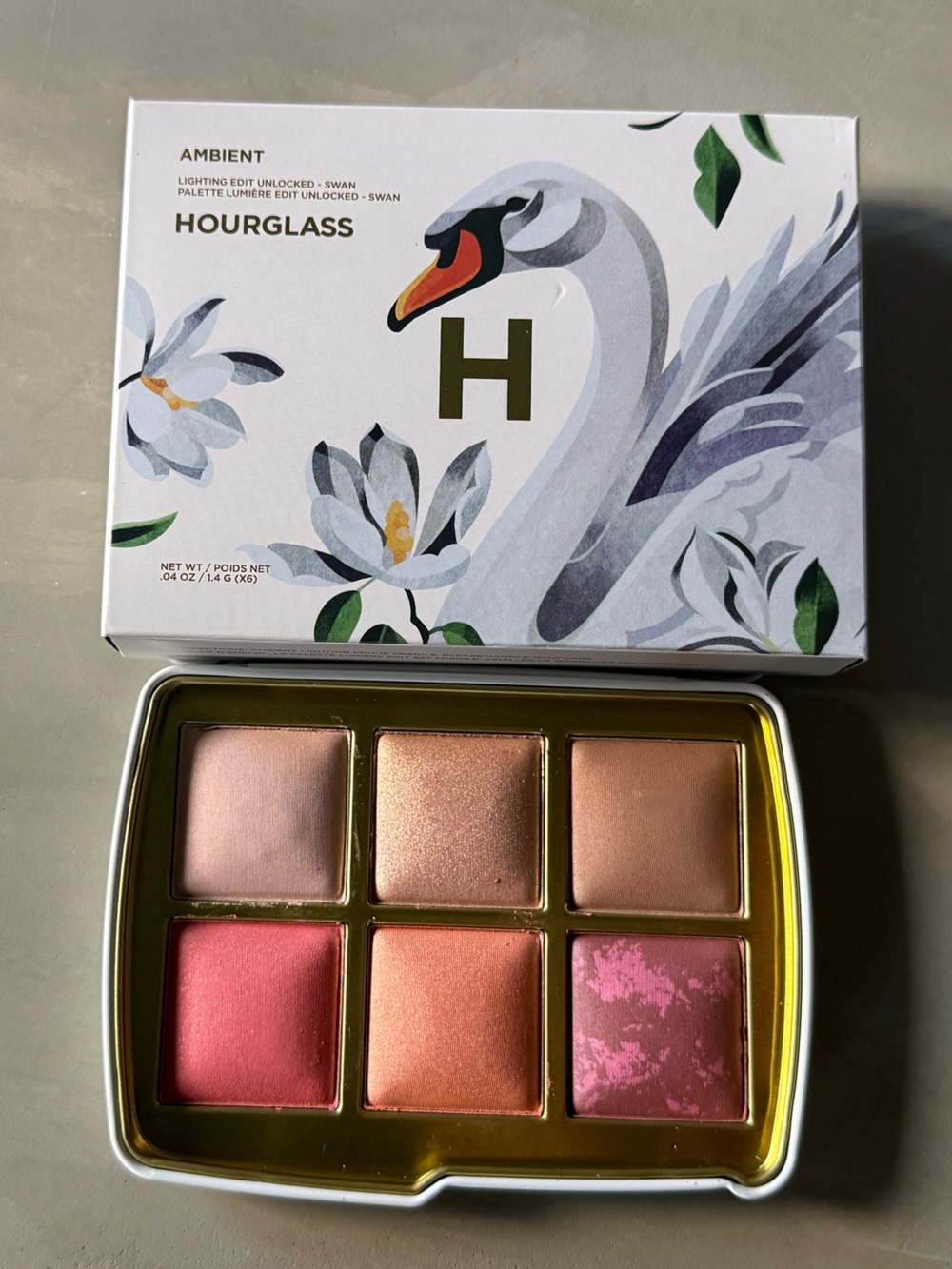 Hourglass Ambient Lighting Edit Unlocked Palette - Swan